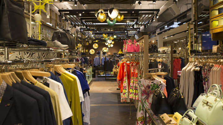 ร้านเสื้อผ้าหรูสัญชาติอังกฤษ Ted Baker ใช้แสงสว่าง ‘พื้นที่จำหน่าย’ จากฟิลิปส์