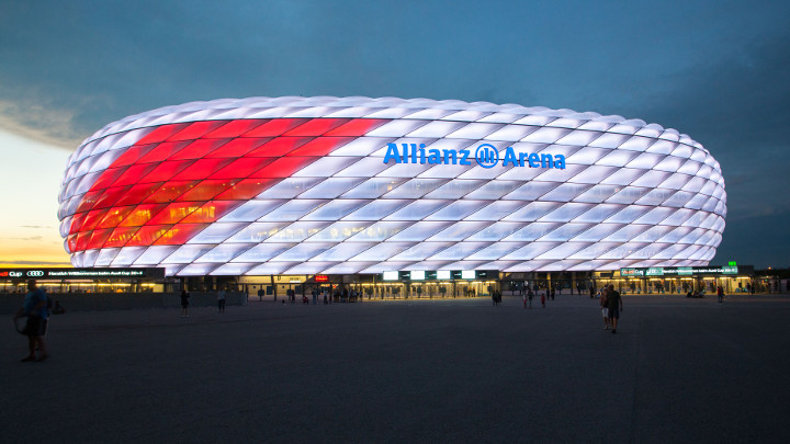 แสงสว่าง LED จากฟิลิปส์ใน Sonderbeleuchtung Allianz Arena zum Audi Cup - แสงสว่างสำหรับกีฬา