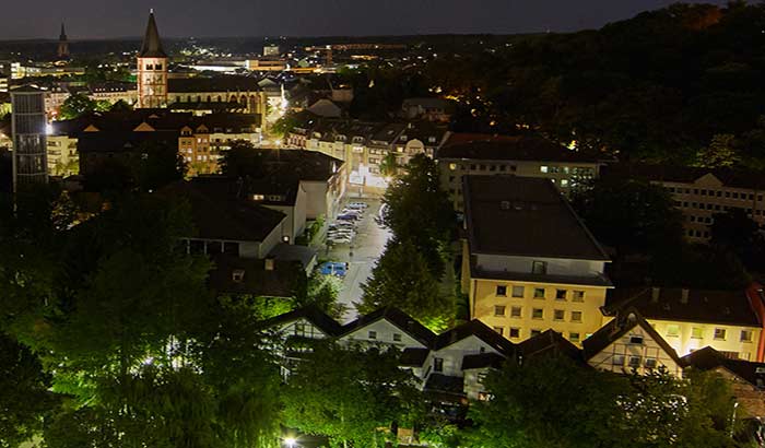 เมืองซีกเบิร์ก เยอรมนี สว่างไสวเจิดจรัสในยามค่ำคืน ซีกเบิร์ก